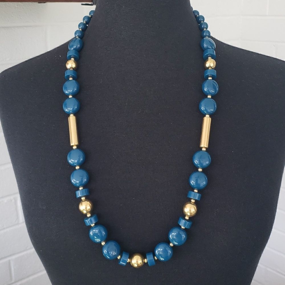 ‎Vintage Tahari Necklace